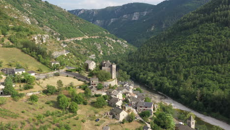 Village-of-Prades-in-the-gorges-du-Tarn-France-lozere-beautiful-aerial-shot